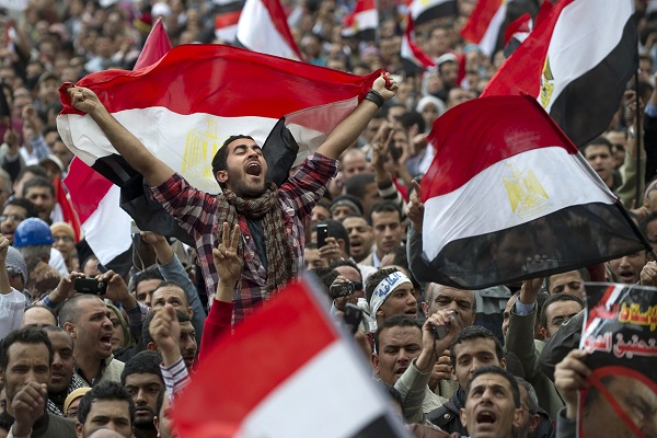 بدا مشهد إحياء المصريين للذكرى الخامسة لثورة 25 يناير هزيلاً