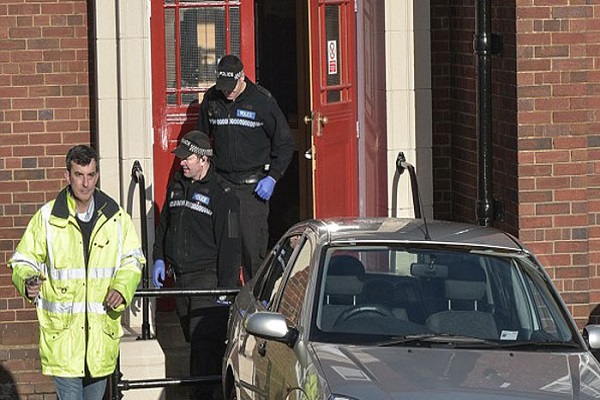 الشرطة البريطانية تخلي كلية بريستنال هول في أولدبوري