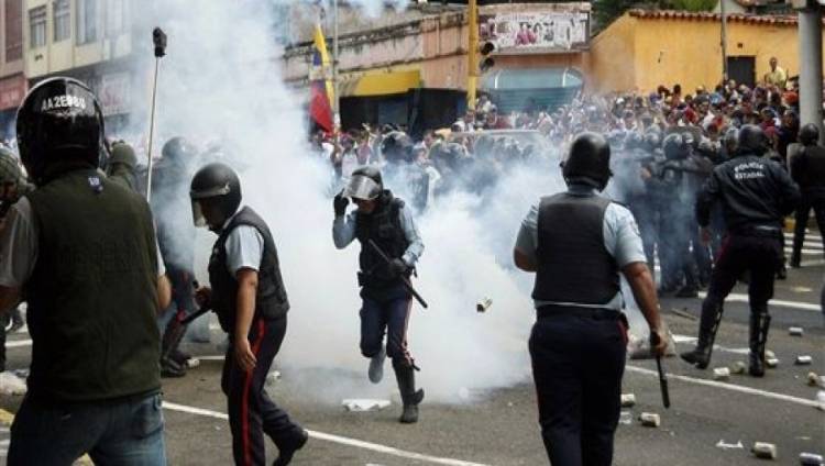 مقتل 19 شخصا خلال عمليات أمنية في فنزويلا