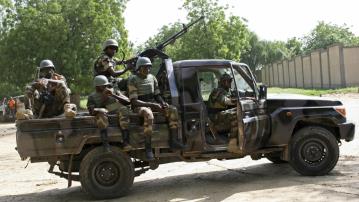 مقتل 22 عسكريًا في هجوم لجهاديين على مخيم للاجئين في النيجر
