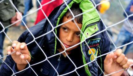 اليونان تحتاج عامًا لإيواء الأطفال المهاجرين جيدًا
