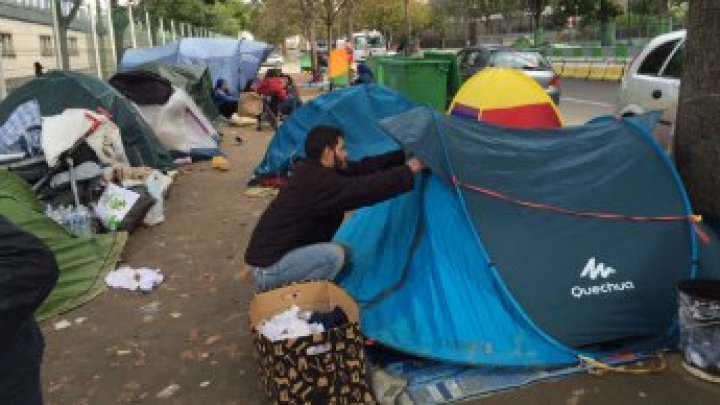 ردود فعل خائفة ومبادرات أخوة إزاء اللاجئين في فرنسا