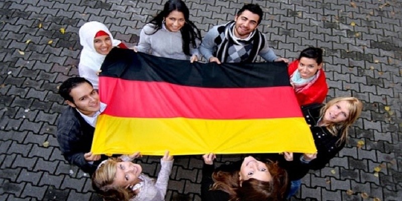 مواطنون ألمان يشيدون بلاجئين ساعدوا على توقيف سوري مطلوب