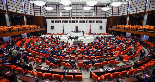 البرلمان التركي يصادق على تمديد حالة الطوارئ ثلاثة أشهر