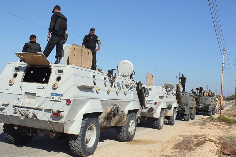 مقتل ثلاثة عسكريين مصريين في مواجهات مع مسلحين في سيناء
