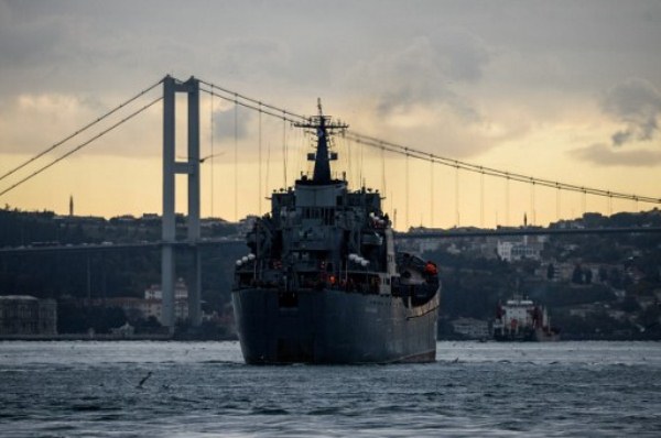 أسطول روسيا الغى التمون في اسبانيا في طريقه إلى سوريا