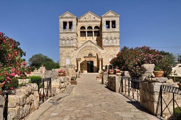 سرقة وتخريب كنيسة التجلي شمال اسرائيل