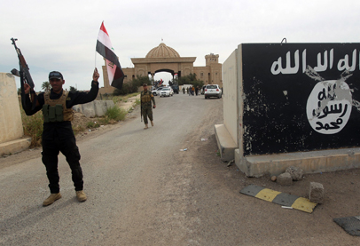 عراقيون يهربون من داعش عبر خطوط المواجهات الخطرة