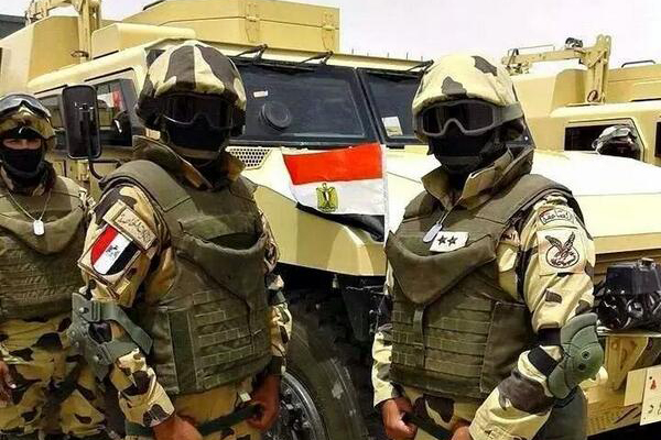 مقتل قائد كتيبة بالجيش المصري بانفجار في سيناء