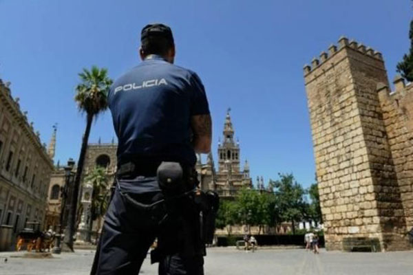 اعتقال إمامين مغربيين في إسبانيا بتهمة الترويج لداعش