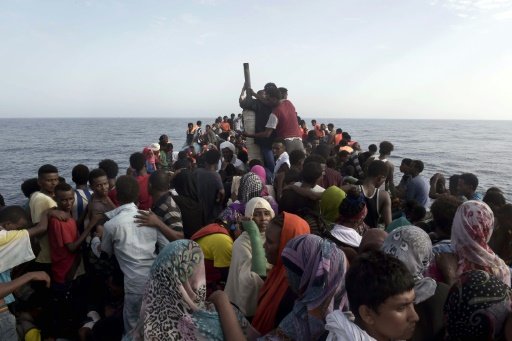 إنقاذ 2200 مهاجر قبالة ليبيا الاثنين والعثور على 16 جثة