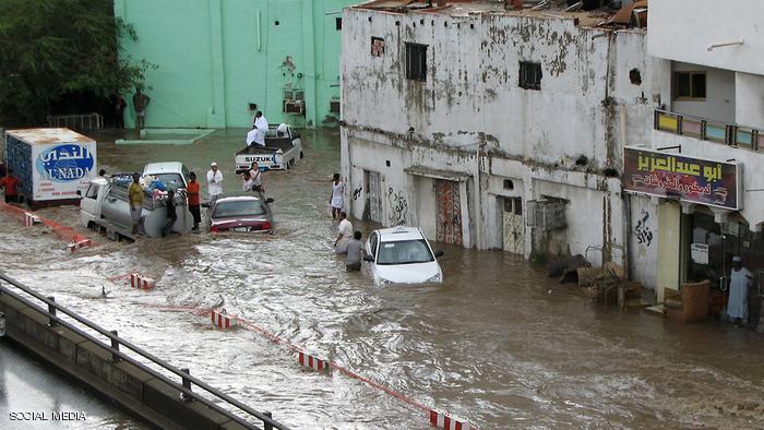 ارتفاع ضحايا السيول في مصر إلى 18 قتيلًا