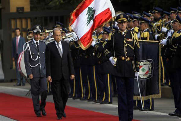الرئيس اللبناني ينهي أول يوم من الاستشارات النيابية