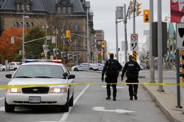 مقتل تلميذة واصابة اخرى طعنا بسكين في مدرسة ثانوية في كندا