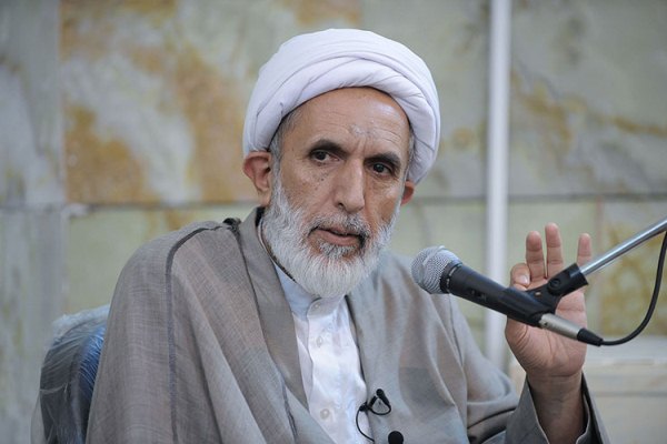 مقرب لخامنئى يكشف: إيران تخطط لاحتلال مكة