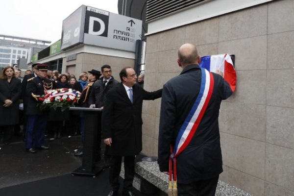 هولاند يفتتح مراسم إحياء ذكرى اعتداءات باريس