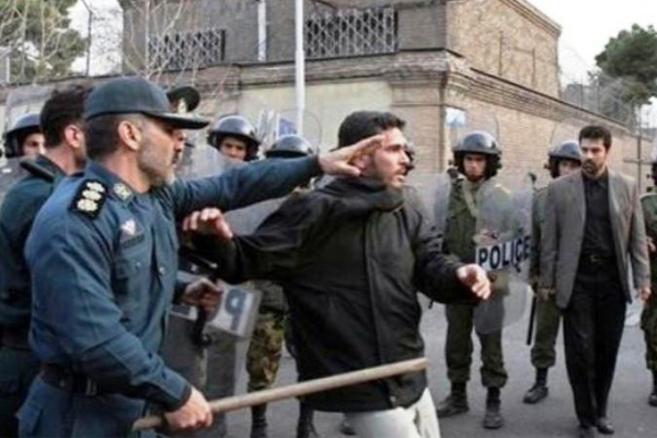 الأمن الإيراني يهاجم احتجاجات عمالية ويعتقل مشاركين