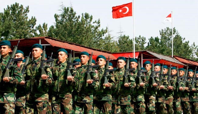 تركيا تعيد تشكيل الجيش بتجنيد 30 الف جندي