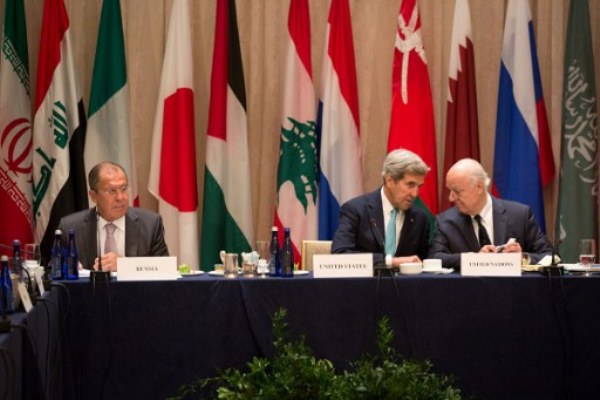 لافروف يتهم دي ميستورا بتقويض محادثات السلام حول سوريا