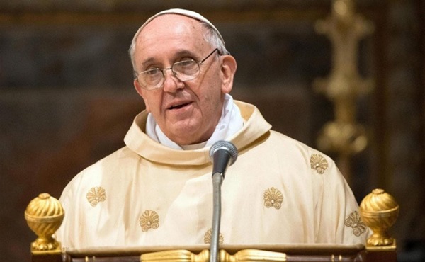 البابا فرنسيس يشيد بتضحيات المسيحيين في العراق وسوريا