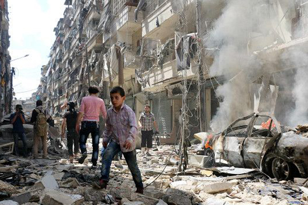 معارضون يدينون توقف مستشفيات حلب عن الخدمة