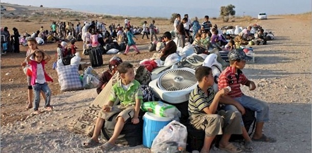 إرسال مساعدات للعالقين على حدود الاردن مع سوريا