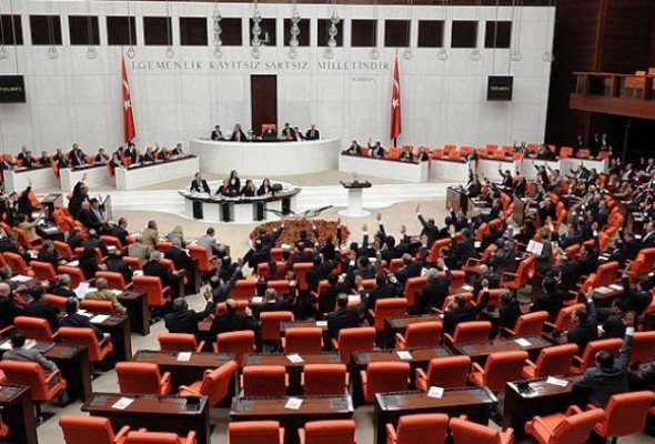 قانون حول الاعتداء الجنسي على قاصر يثير الجدل في تركيا