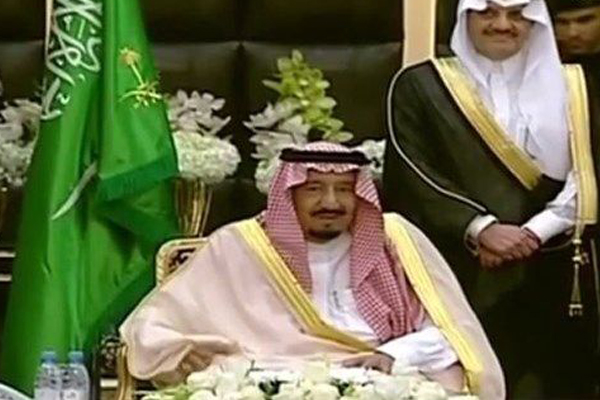 العاهل السعودي يشرف على حفل استقبال في إمارة الشرقية