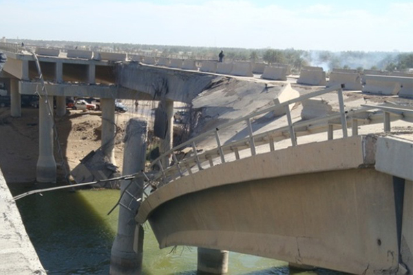 عزل جانبي الموصل بتدمير آخر جسورها تمهيدًا لاقتحامها