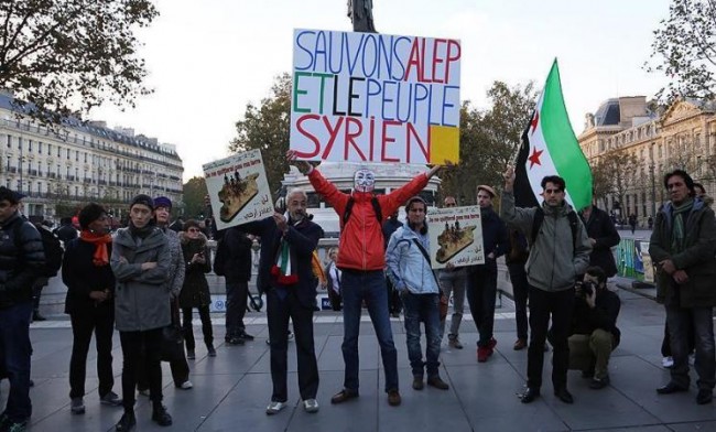تجمع في قلب باريس يناشد العالم إنقاذ حلب