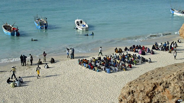 إنقاذ 35 شخصا إثر غرق سفينة قبالة سواحل اليمن