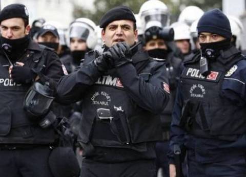 القضاء اليوناني يوافق على تسليم أنقرة ثلاثة عسكريين أتراك