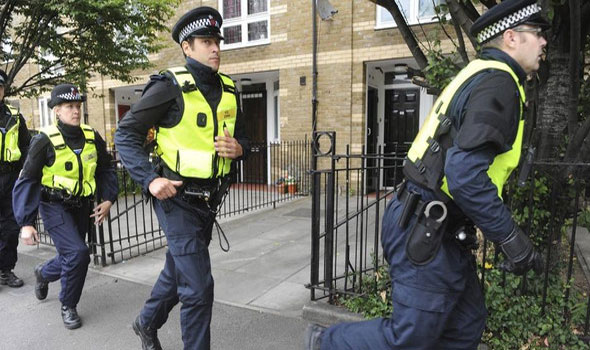 بريطانيا: اعتقال ستة للاشتباه في تخطيطهم لعمل 