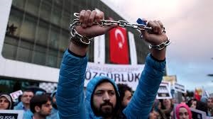 تركيا تتصدر عدد الصحافيين المعتقلين حول العالم