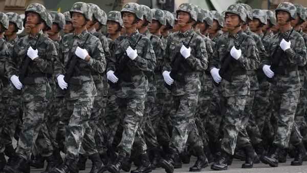 الجيش الصيني يستعرض قوته في مواجهة ترامب