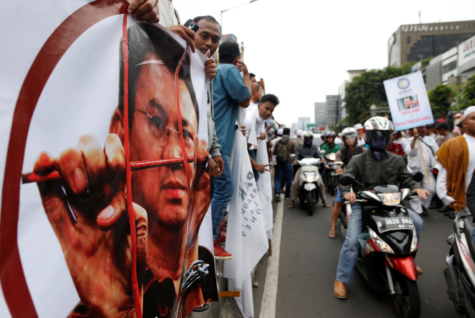 محكمة أندونيسية ترفض إسقاط تهمة إهانة الإسلام عن حاكم جاكرتا