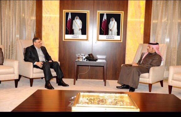 وزير الخارجية القطري ملتقيا رياض حجاب