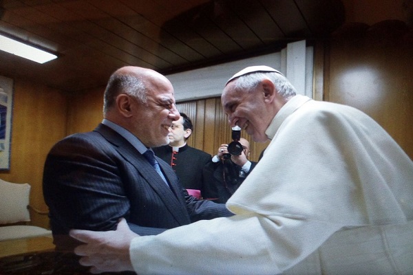 العبادي ملتقيا في الفاتيكان مع البابا فرنسيس