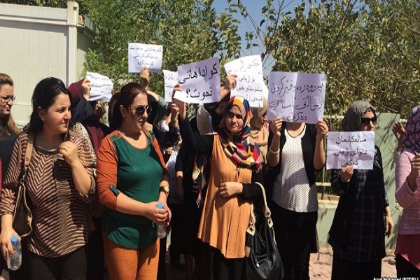 موظفو اقليم كردستان يحتجون على عدم دفع مرتباتهم