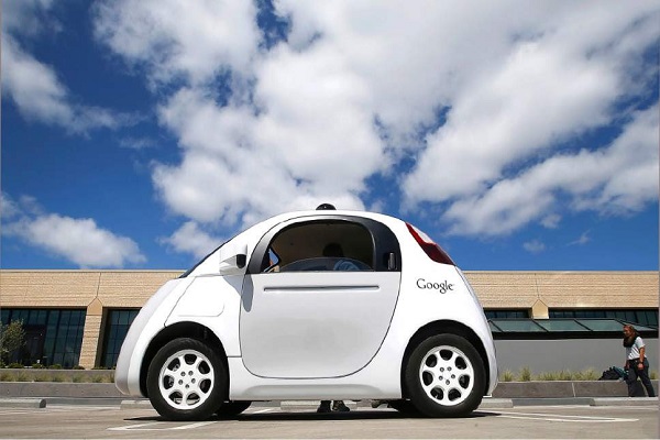سيارة ذاتية القيادة من غوغل