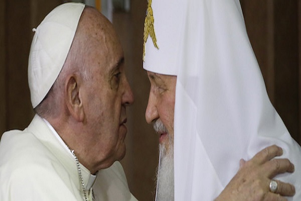 البابا والبطريرك خلال لقائهما في كوبا