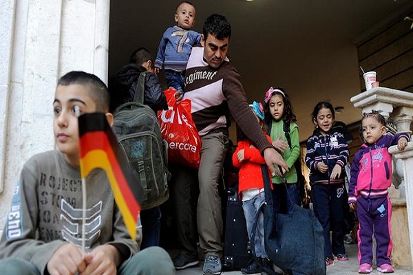 اللاجئون يشكلون عبئا ماليا كبيرا على المانيا