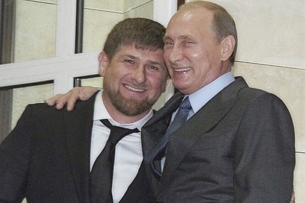 صورة ارشيفية لبوتين وفتاه المدلل رئيس الشيشان