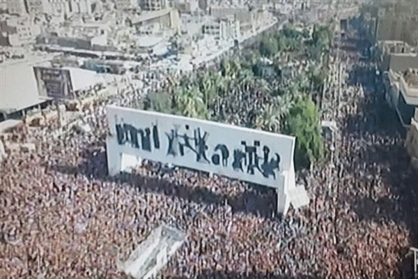 مليونية الصدر في ساحة التحرير في وسط بغداد