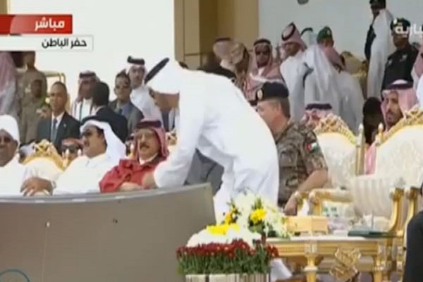محمد بن زايد يقطع حديثه مع الملك عبدالله الثاني