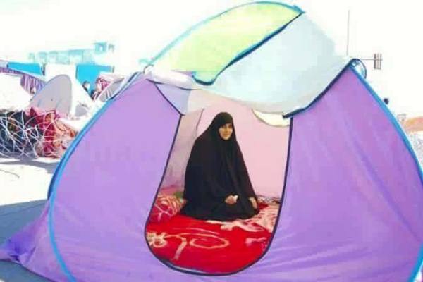 عراقية معتصمة في خيمة أمام المنطقة الخضراء