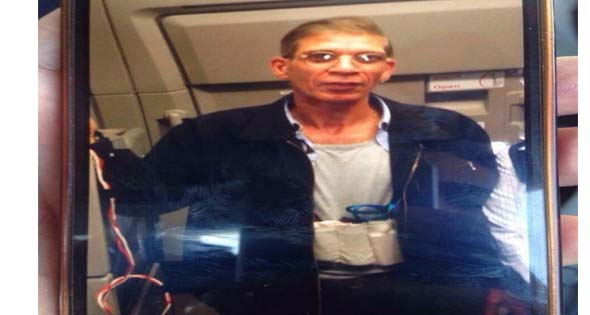 مصر تطلب من قبرص استمرار احتجاز خاطف الطائرة