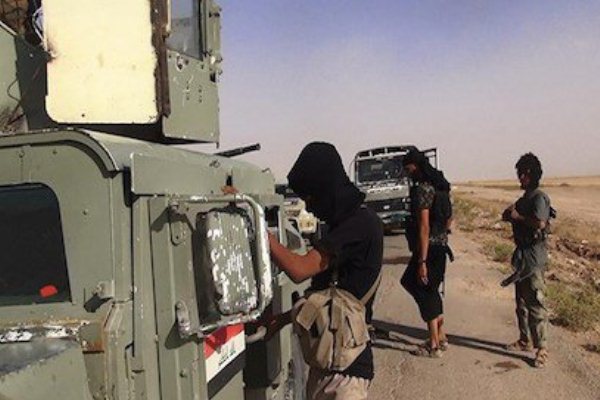 داعش ينشر صورًا لإعدام خمسة أشخاص في محافظة الأنبار