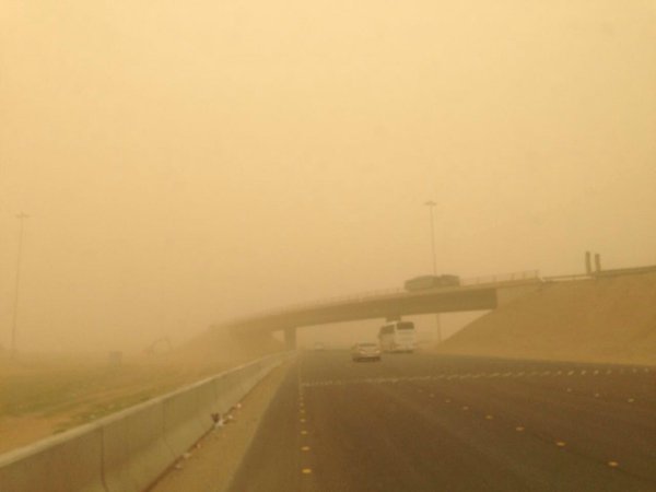 موجة غبار توقف الملاحة الجوية في جدة مؤقتاً