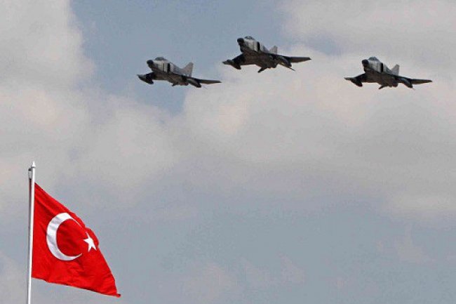 تركيا تقصف بالمدفعية مواقع داعش في سوريا